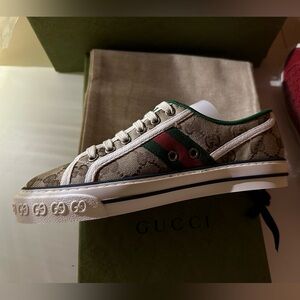 Woman’s GG Gucci Tennis 1977 Sneaker